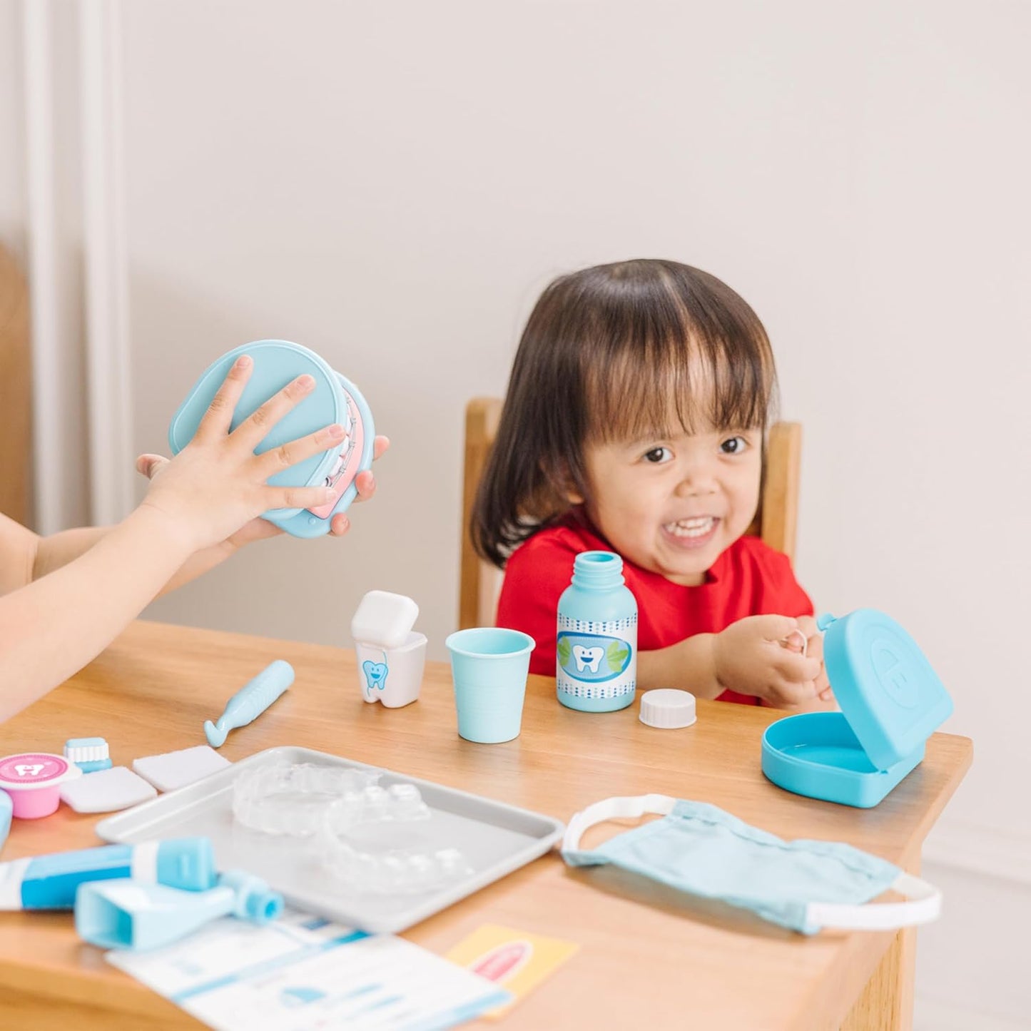 Melissa & Doug Super Smile Dentist Kit With Pretend Play Set of Teeth And Dental Accessories (25 Toy Pieces) Pretend Dentist Play Set, For Kids Ages 3+